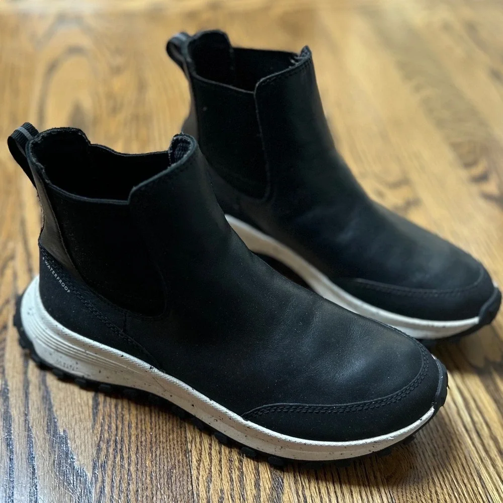 Clarks ATL Trek Up Black Leather Waterproof Chelsea Boots Size 8